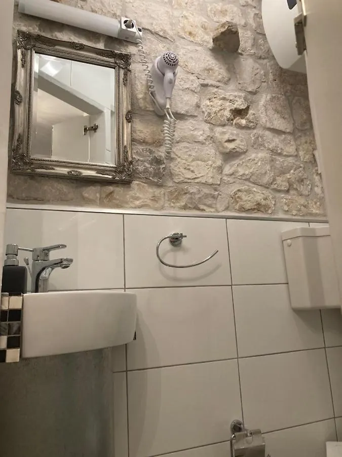 Dragazzo Room Trogir 0*,  Croatia