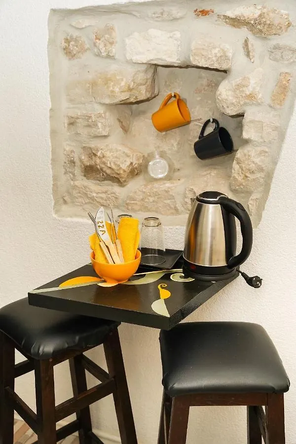 Dragazzo Room Trogir 0*,