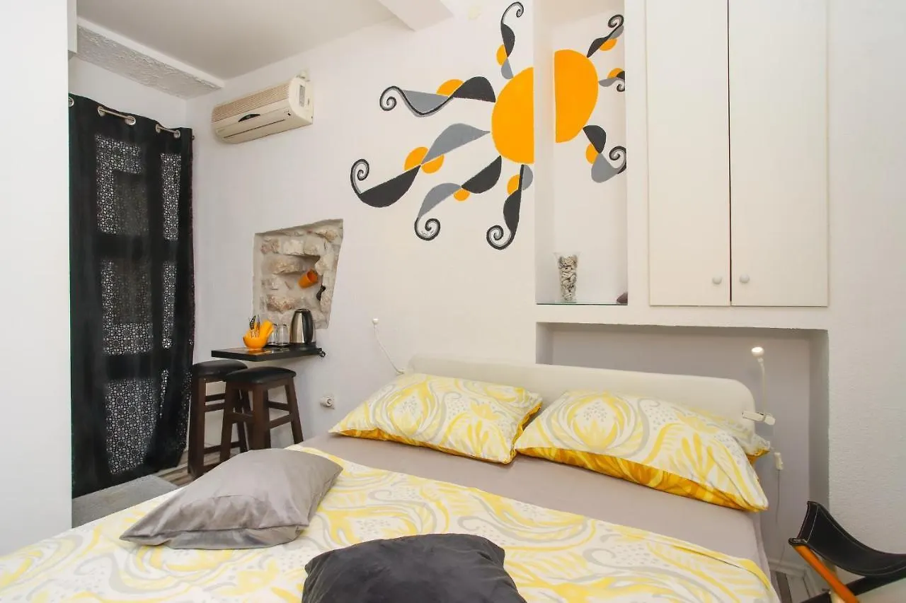 Dragazzo Room Trogir 0*,  Croatia